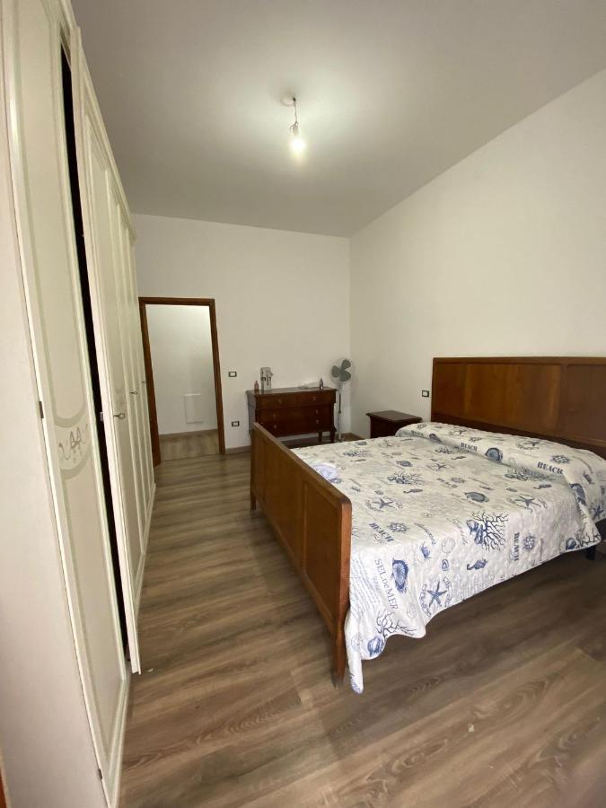La Casa Di Gianfry Apartment เปาลา ภายนอก รูปภาพ