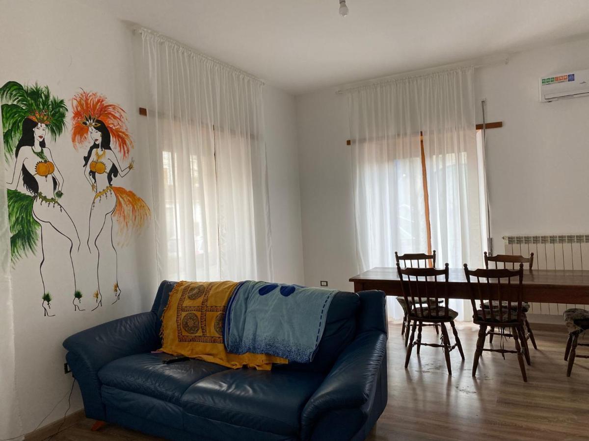 La Casa Di Gianfry Apartment เปาลา ภายนอก รูปภาพ